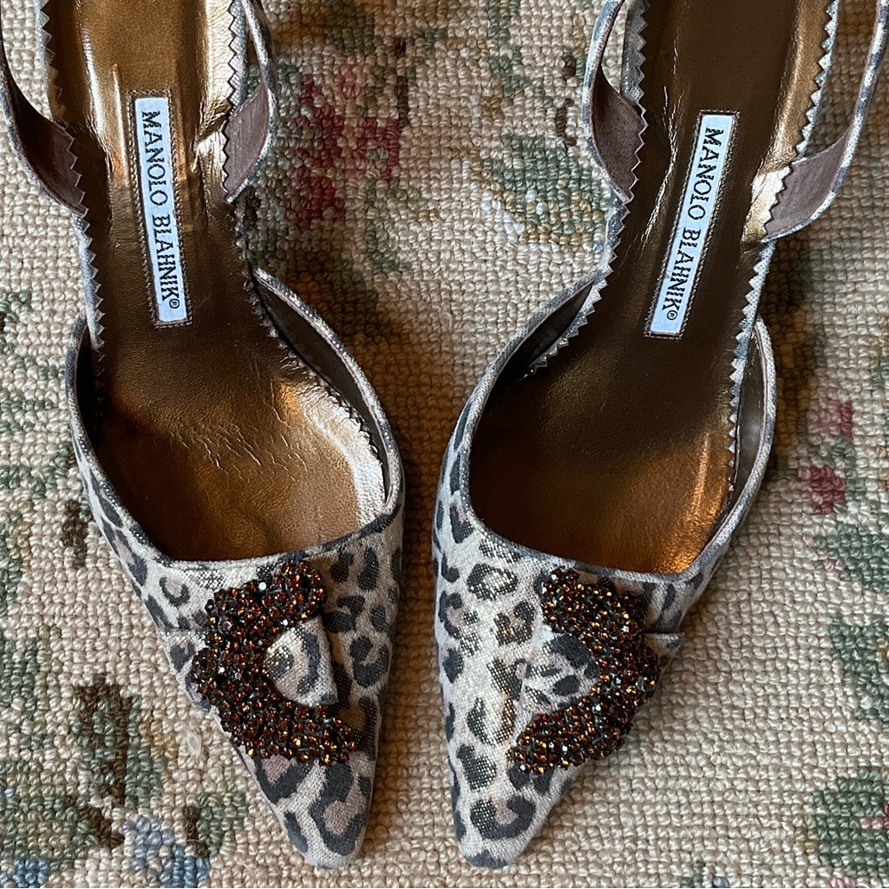 ABSOLUTELY GORGEOUS Manolo Blahnik Elegant Metallic Leopard Sling-Backs 36.5
